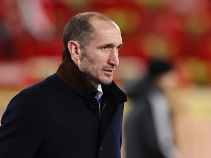 مدير استراتيجية كرة القدم في يوفنتوس، جورجيو كيليني، خلال الإحماء قبل مباراة موناكو بدوري أبطال أوروبا - 28 يناير 2026 - Reuters