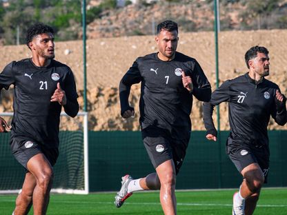 محمود حسن تريزيغيه وأسامة فيصل في تدريبات مصر التحضيرية لمباراة بنين في ثمن نهائي كأس إفريقيا - 4 يناير 2026 - EgyptNT_EN/x