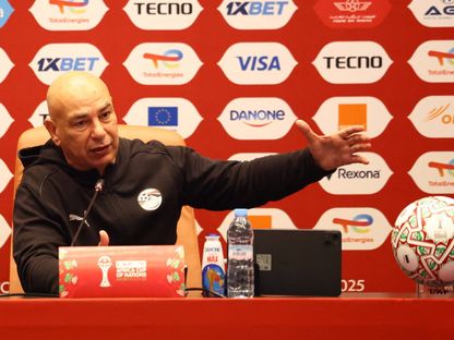 حسام حسن مدرب المنتخب المصري يتحدث في المؤتمر الصحفي قبل مواجهة نيجيريا في كأس أمم إفريقيا - 16 يناير 2026 - Reuters