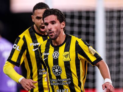 حسام عوار بعد تسجيله هدفاً للاتحاد في مرمى الهلال وبدا يوسف النصيري - 21 فبراير 2026 - X/@ittihad