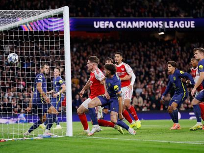 فيكتور غيوكيريس لاعب أرسنال يسجل الهدف الرابع في مرمى أتلتيكو مدريد بدوري أبطال أوروبا - 21 أكتوبر 2025 - Reuters