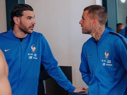 ثيو هرنانديز وشقيه لوكاس هرنانديز بمعسكر فرنسا قبل كأس العالم - 2 يونيو 2026 - x@Equipe de France