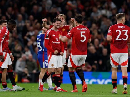 لاعبو مانشستر يونايتد يحتفلون بالهدف الرابع في مرمى أتلتيك بلباو في الدوري الأوروبي - 8 مايو 2025 - Reuters