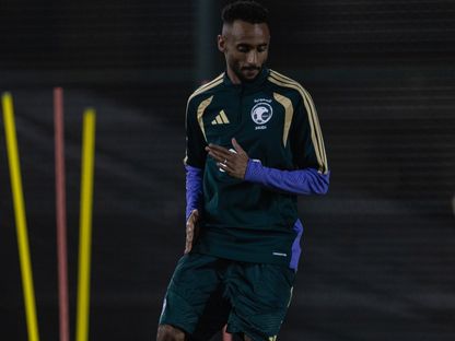 متعب الحربي مدافع المنتخب السعودي في حصة تدريبية - 25 مارس 2026 - X/@SaudiNT