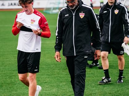 أنجيلو ستيلر بعد تعرضه لإصابة في الكاحل خلال تدريبات شتوتغارت الأخيرة - 30 يوليو 2025 - X/VfB_int