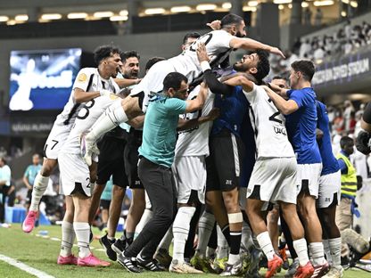 فرحة لاعبي الجزيرة بهدف نيكسنيس كيبانو في شباك شباب الأهلي بنهائي كأس مصرف أبوظبي الإسلامي للمحترفين - 19 أبريل 2025 - X/aljazirafc