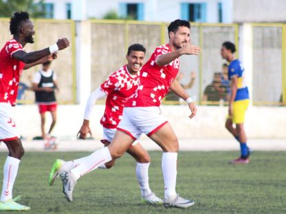 محمد علي الرقوبي لاعب الأولمبي الباجي يحتفل بتسجيل هدف الفوز في مرمى شبيبة العمران بالدوري التونسي - 3 أكتوبر 2024 - FB/@Olympique de Béja