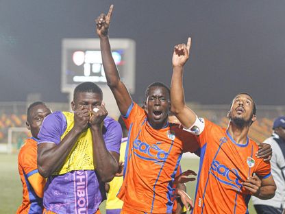 احتفال لاعبي نواذيبو الموريتاني بتسجيل هدف في مرمى باتا الغيني الاستوائي بدوري  أبطال إفريقيا - 28 سبتمبر 2025 - FB/@FC Nouadhibou