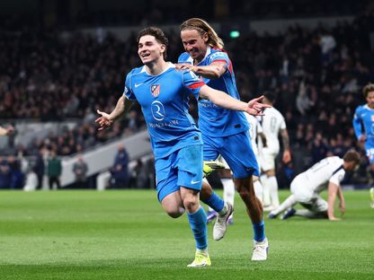 خوليان ألفاريز مهاجم أتلتيكو مدريد يحتفل بهدفه في مرمى توتنهام في إياب ثمن نهائي دوري أبطال أوروبا - 18 مارس 2026 - Reuters