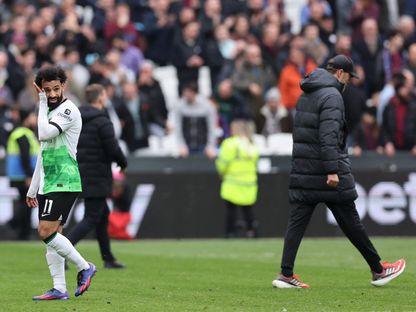 محمد صلاح ومدرب ليفربول يورغن كلوب بعد مباراة ضد وست هام يونايتد – 27 أبريل 2024 - Reuters