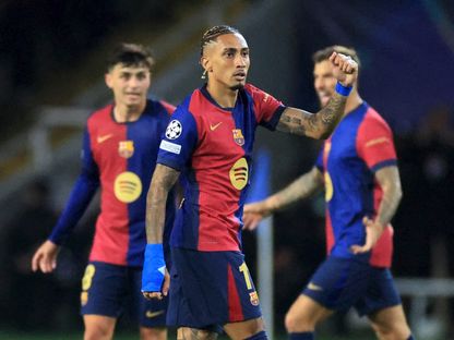 رافينيا لاعب برشلونة يحتفل بهدف في مرمى إنتر ميلان بنصف نهائي دوري أبطال أوروبا - 30 أبريل 2025 - Reuters