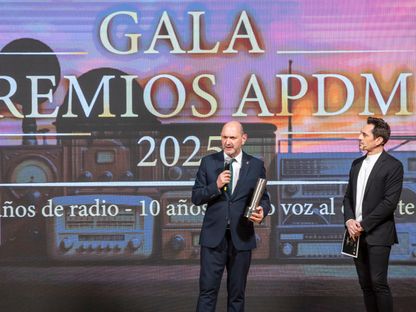 رئيس الاتحاد الإسباني لكرة القدم رافاييل لوزان يتحدث خلال احتفال لرابطة الصحافة الرياضية في مدريد - 26 يناير 2026 - X/@rfef