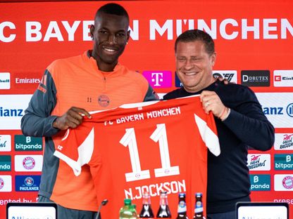 نيكولاس جاكسون خلال تقديمه كلاعب جديد في بايرن ميونيخ - 12 سبتمبر 2025 - X/@FCBayern