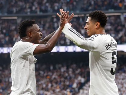 جود بيلينغهام يحتفل بهدف مع فينيسيوس جونيور زميله في ريال مدريد - 13 أبريل 2025 - Real Madrid FC