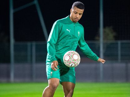 المهاجم المغربي حمزة إيغامان في تدريبات أسود الأطلس استعداداً لمواجهة تنزانيا في كأس أمم إفريقيا - 1 يناير 2026 - X/@EnMaroc