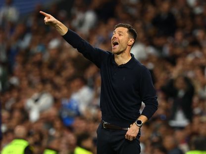 تشابي ألونسو مدرب ريال مدريد خلال الكلاسيكو أمام برشلونة في الدوري الإسباني - 26 أكتوبر 2025 - REUTERS