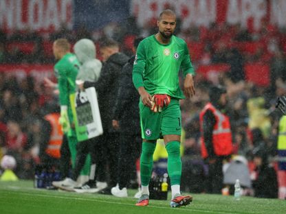 روبرت سانشيز حارس تشيلسي بعد طرده أمام مانشستر يونايتد في الدوري الإنجليزي الممتاز - 20 سبتمبر 2025 - Reuters