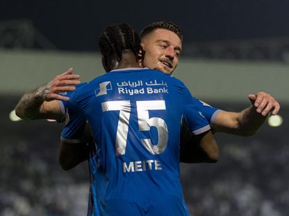 شاهد.. الهلال يمطر شباك الخليج بخماسية وبونو يخطف الأضواء