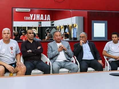 محمود الخطيب ووائل جمعة وسيد عبد الحفيظ يجتمعون بالمدرب المغربي الحسين عموتة - Ahly/facebook