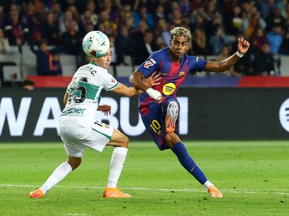 لامين يامال خلال مباراة برشلونة وإلتشي بالدوري الإسباني - 2 نوفمبر 2025 - Reuters