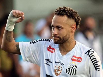 نيمار دا سيلفا بعد مباراة سانتوس وكروزيرو بالدوري البرازيلي - 8 ديسمبر 2025 - Reuters