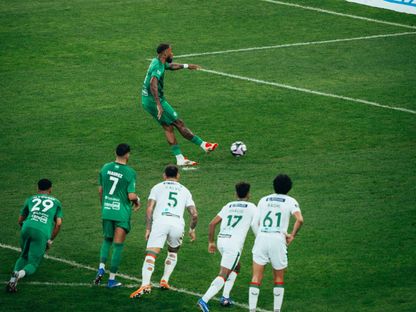 إيفان توني أثناء تسجيل ركلة جزاء خلال مباراة الأهلي والاتفاق بالدوري السعودي - 28 يناير 2026 - X/ALAHLI_FC