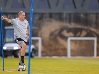 أنج بوستيكوغلو مدرب النصر خلال تدريب - 28 أكتوبر 2026 - X/@AlNassrFC