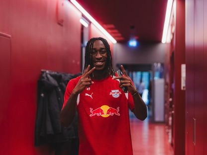 يان ديوماندي لدى عودته إلى التدريب مع لايبزيغ - 27 يوليو 2026 - X/@RBLeipzig