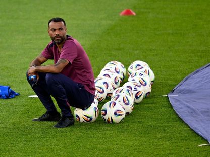 تشيزينا الإيطالي يُعين أشلي كول مدرباً مؤقتاً حتى نهاية الموسم