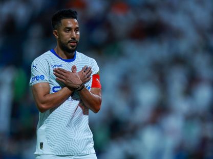 سالم الدوسري بعد تسجيله هدفا للهلال في مرمى الفتح بدوري روشن السعودي - 16 مايو 2025 - X/@aawsat_spt