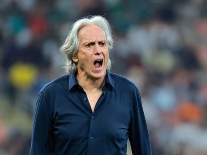 حماس جورجي جيسوس مدرب النصر في مباراة الأهلي بكلاسيكو الدوري السعودي - 2 يناير 2026 - Reuters