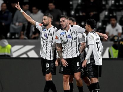 احتفال لاعبي الشباب بتسجيل هدف في مرمى الفيحاء بالدوري السعودي - 1 فبراير 2026 - X/@AlShababSaudiFC