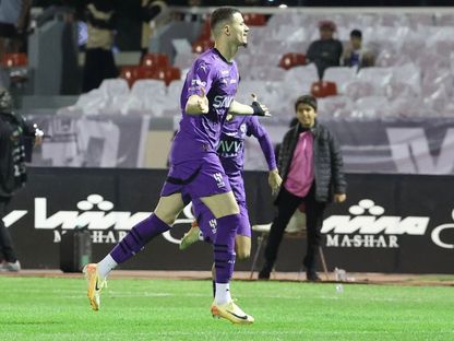 عبد الله الحمدان مهاجم الهلال يحتفل بتسجيل هدف في مرمى الطائي بكأس خادم الحرمين الشريفين - 29 أكتوبر 2024 - X/@KingCupSA