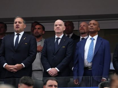 جياني إنفانتينو وباتريس موتسيبي خلال مباراة جنوب إفريقيا وكندا بكأس العالم - 30 يونيو 2026 - Reuters
