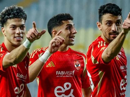 إمام عاشور وطاهر محمد طاهر في مباراة الأهلي والمصري البورسعيدي 8-5-2025 - Ahly/x