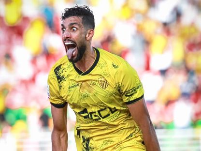 احتفال عادل رحيلي لاعب المغرب الفاسي بتسجيل هدف في مرمى اتحاد يعقوب منصور بالدوري المغربي - 29 يونيو 2026 - FB/@Maghreb Association Sportive de Fès