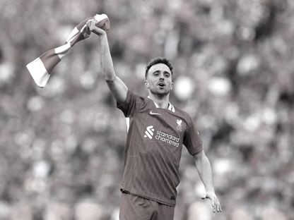 الراحل ديوغو جوتا لاعب ليفربول السابق يحتفل بعد مباراة توتنهام والفوز بلقب الدوري الإنجليزي الممتاز - 27 أبريل 2025 - Reuters