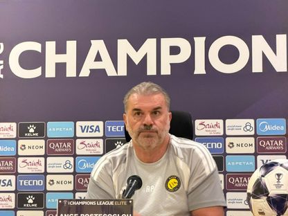 بوستيكوغلو يشيد بجواو فيليكس ويتحدى غيابات النصر