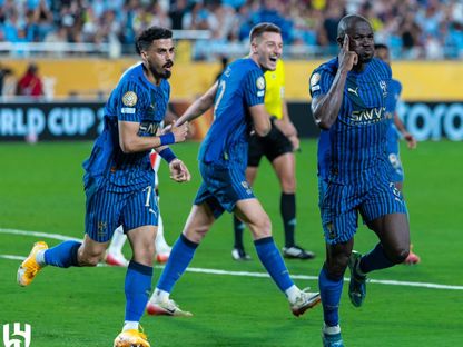 لاعبو الهلال يحتفلون بعد التسجيل بمواجهة مانشستر سيتي في ثمن نهائي كأس العالم للأندية - 1 يوليو 2025 - X/@Alhilal_FC