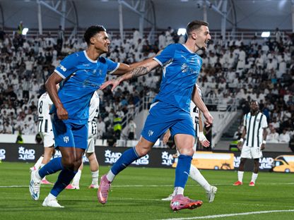 سافيتش وواتكينز يحتفلان بهدف الهلال أمام الشباب بالدوري السعودي - 4 سبتمبر 2026 - x@Alhilal_FC