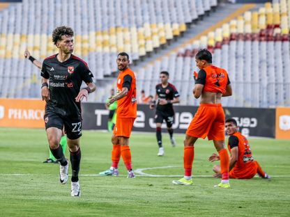 إمام عاشور بعد تسجيله هدفاً للأهلي في مرمى فاركو بالدوري المصري- 14 يونيو 2024 - X/@Al Ahly SC