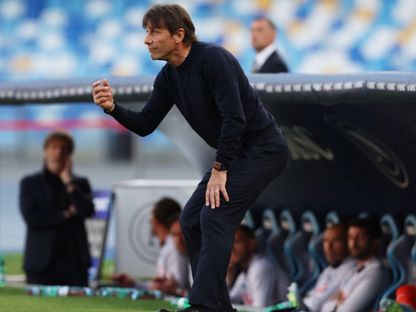 أنطونيو كونتي مدرب نابولي في مباراة لاتسيو الدوري الإيطالي - 18 أبريل 2026 - Reuters