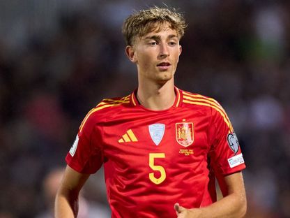 دين هويسن مدافع المنتخب الإسباني - 16 نوفمبر 2025 - X/SEFutbol
