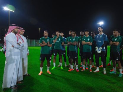 وزير الرياضة السعودي الأمير عبد العزيز بن تركي الفيصل لدى حضوره تدريب المنتخب - 6 أكتوبر 2025 - X/SaudiNT