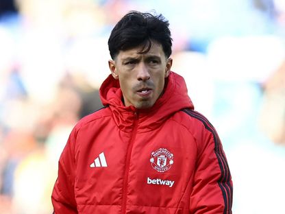 لاعب مانشستر يونايتد ليساندرو مارتينيز في نهاية مباراة ليدز يونايتد في الدوري الإنجليزي الممتاز - 18 أكتوبر 2026 - Reuters