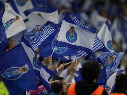 جماهير نادي بورتو خلال مواجهة بنفيكا في الدوري البرتغالي - 6 أبريل 2025 - X/@FCPorto