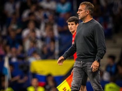 هانزي فليك مدرب برشلونة خلال مباراة إسبانيول في الدوري الإسباني - 15 مايو 2025 - X/@FCBarcelona