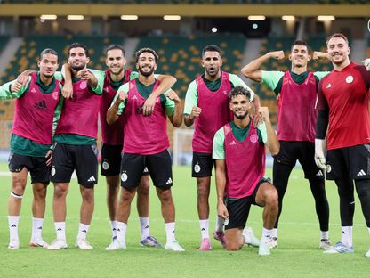 لاعبو المنتخب الجزائري في التدريبات التي تسبق مواجهة بوتسوانا في تصفيات كأس العالم 2026 - 4 سبتمبر 2025 - X/@LesVerts