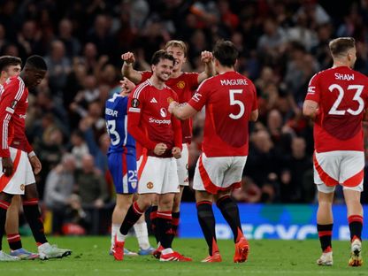 لاعبو مانشستر يونايتد يحتفلون بالهدف الرابع في مرمى أتلتيك بلباو في الدوري الأوروبي - 8 مايو 2025 - Reuters