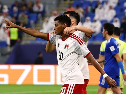 احتفال لاعبي الإمارات بتسجيل هدف في مرمى الكويت بكأس العرب - 9 ديسمبر 2025 - Reuters